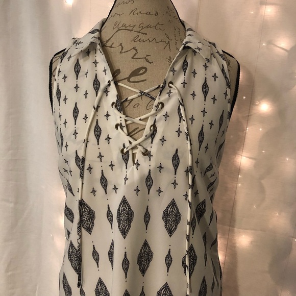 Hippie Rose Tops - 2[Hippie Rose] White & Black tie top